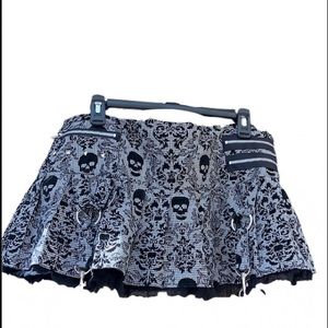 BLACK & WHITE SKULL SKIRT